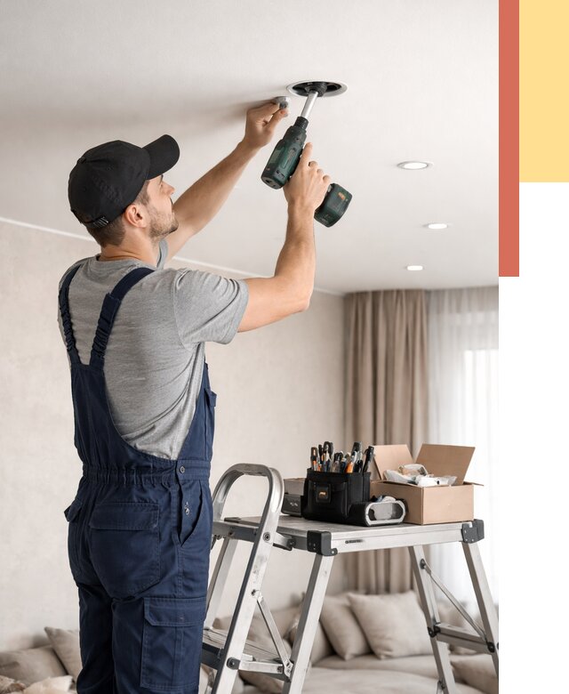 Установка и монтаж точечных светильников в натяжной потолок в Моршанске от 1869 руб. | ОТДЕЛОЧНИК-Мрш