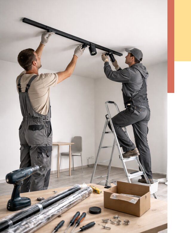 Установка трековых светильников в натяжной потолок в Моршанске от 4362 руб. | ОТДЕЛОЧНИК-Мрш